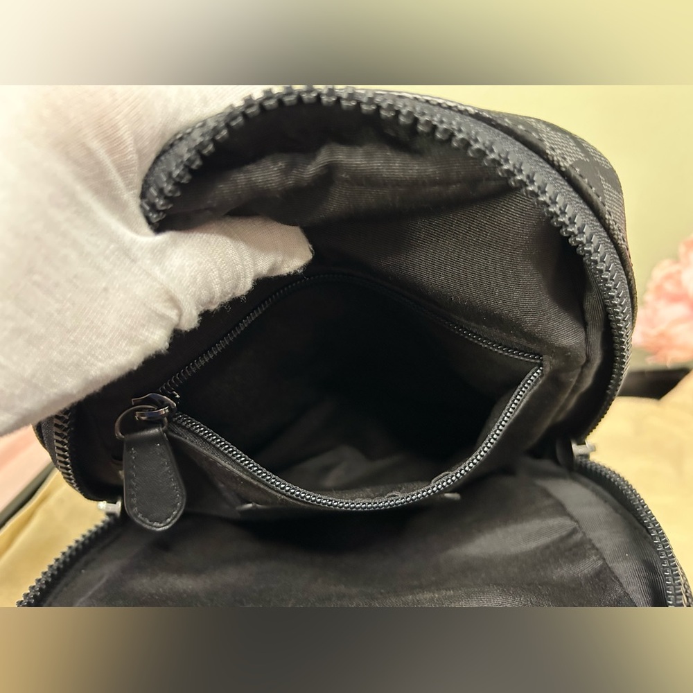 Coach Men’s Black Signature Crossbody Bag - Picture 8 of 9